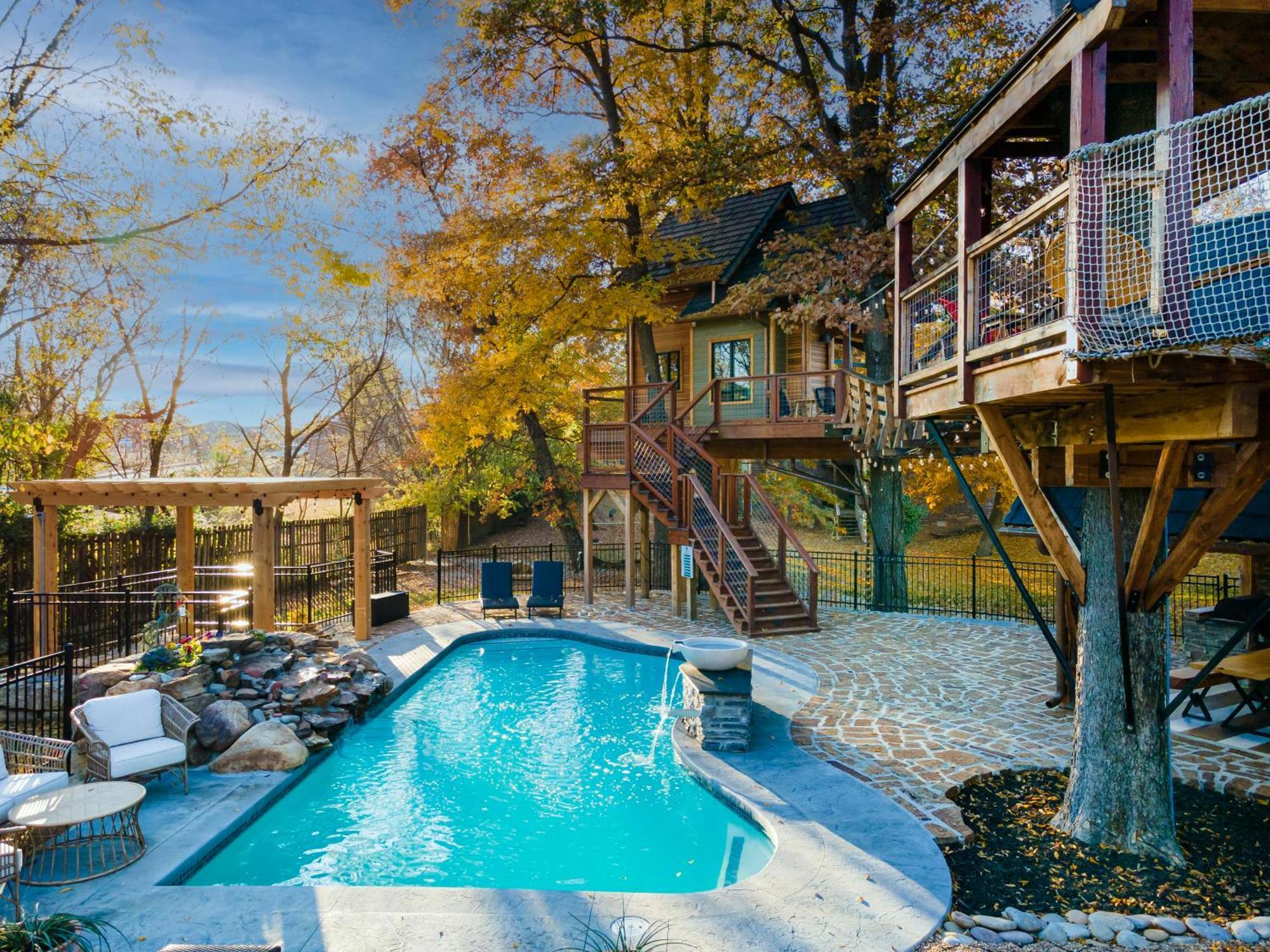 The Tree House In Bentonville Exterior photo
