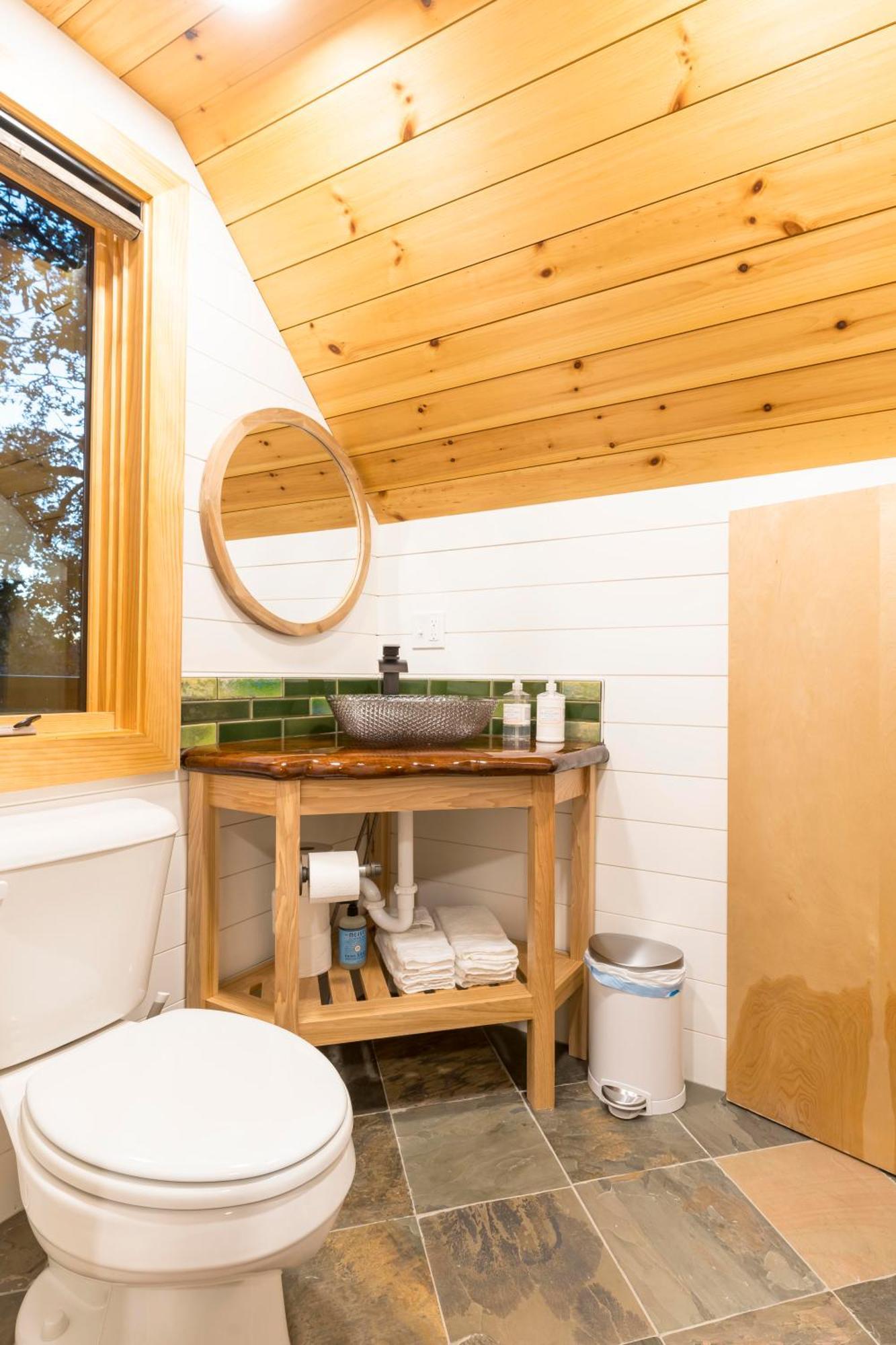 The Tree House In Bentonville Exterior photo